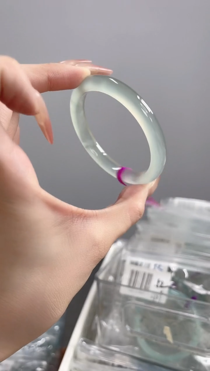 玛瑙/玉髓手镯未镶嵌54-55圈窄条