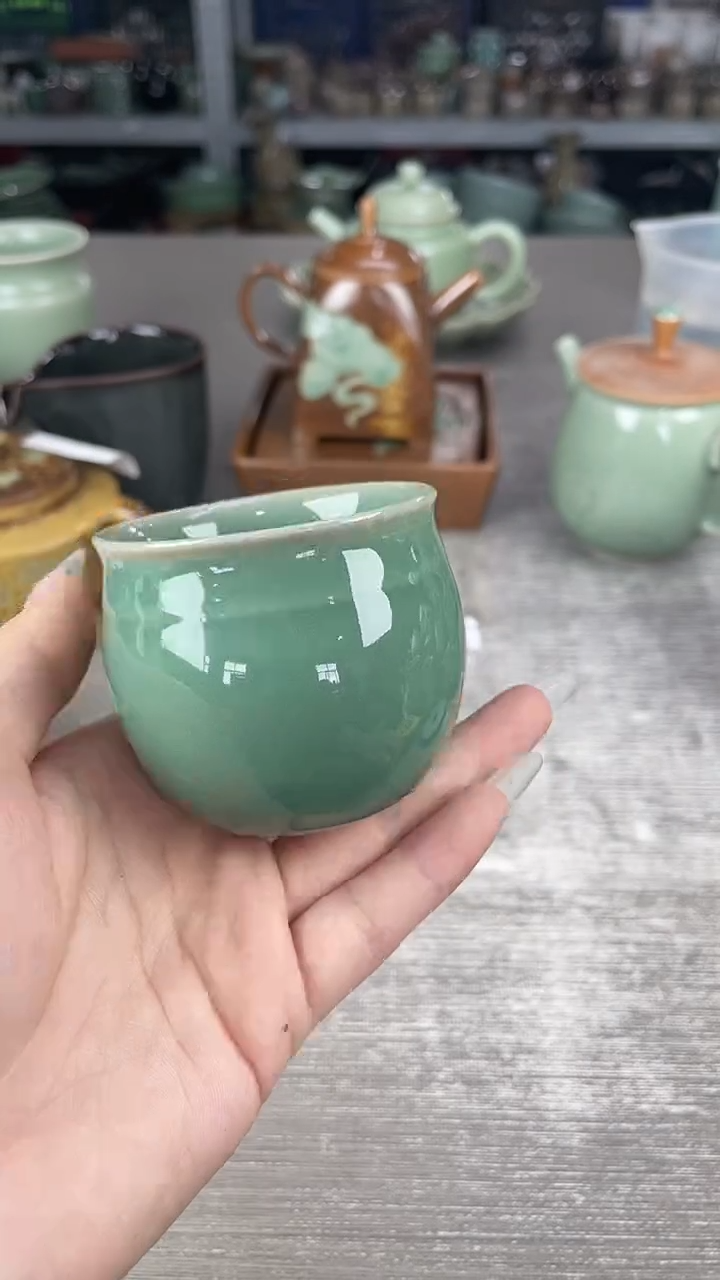 龙泉青瓷仓储大放漏