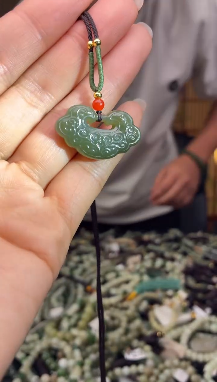 颈饰未镶嵌和田玉多样性发货，拍一发一