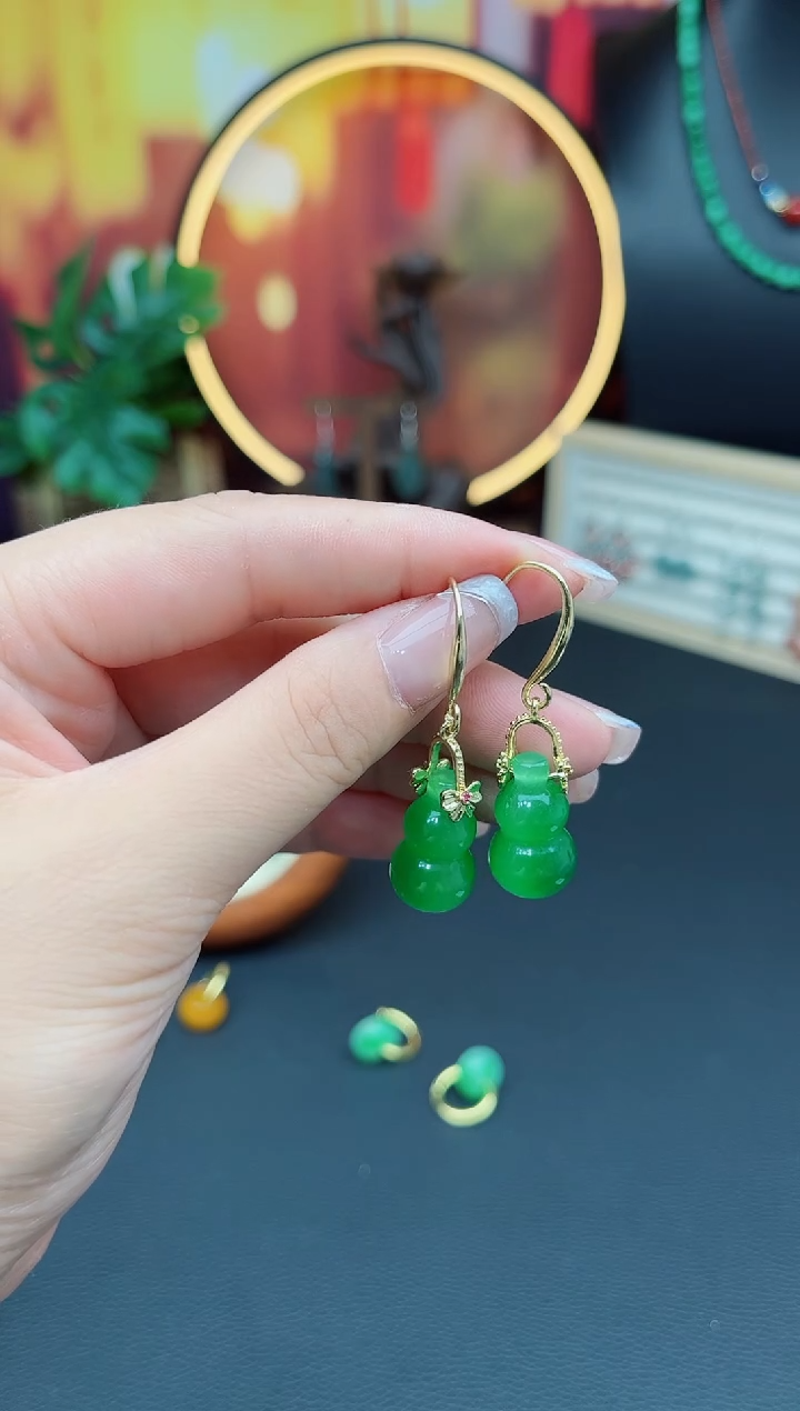 石英质玉（非洲翠）未镶嵌耳饰213000