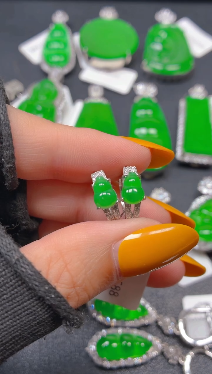 银S925镶嵌翡翠耳饰1