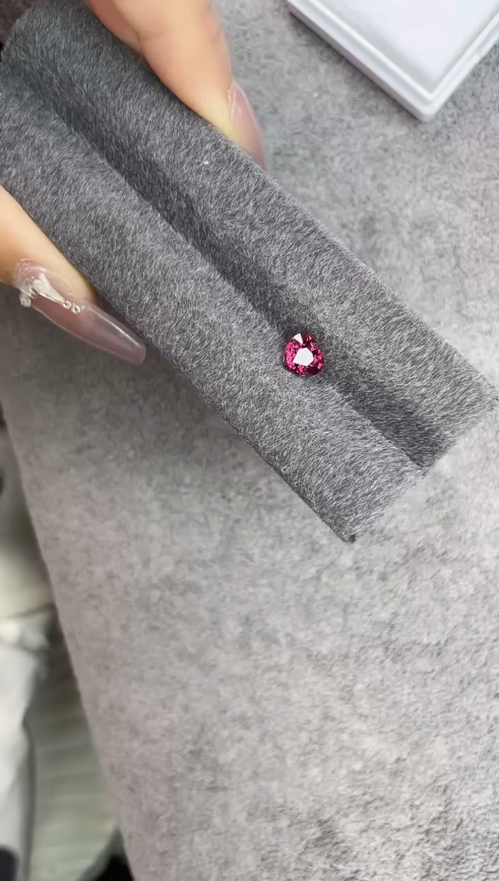 【闪购商品】石榴石裸石未镶嵌1.4克拉