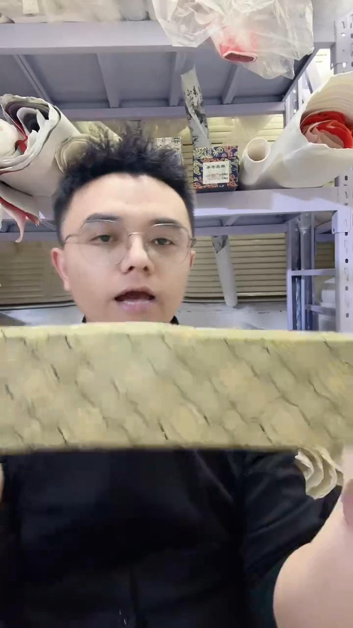 书法库房放漏5米长卷