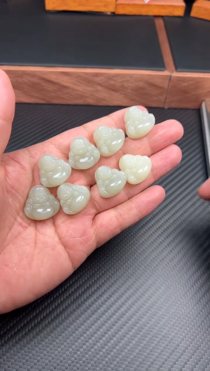 和田玉未镶嵌吊坠(赠链)且末微色差近矿多样性发货拍一发一