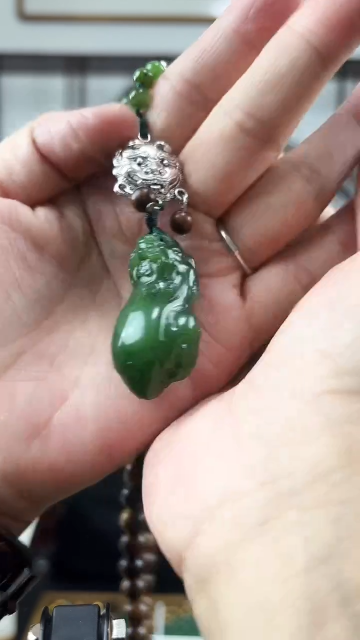 颈饰未镶嵌和田玉貔求