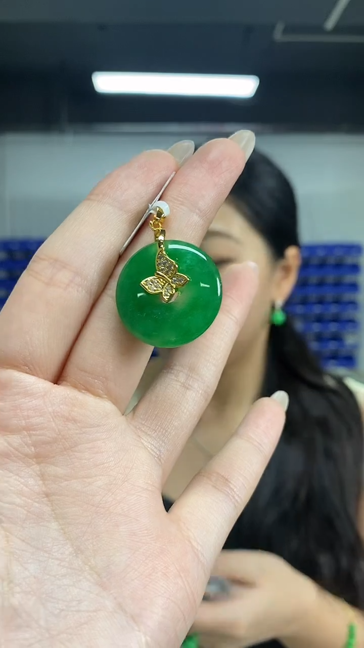 颈饰未镶嵌翡翠多样性发其一颜色微差