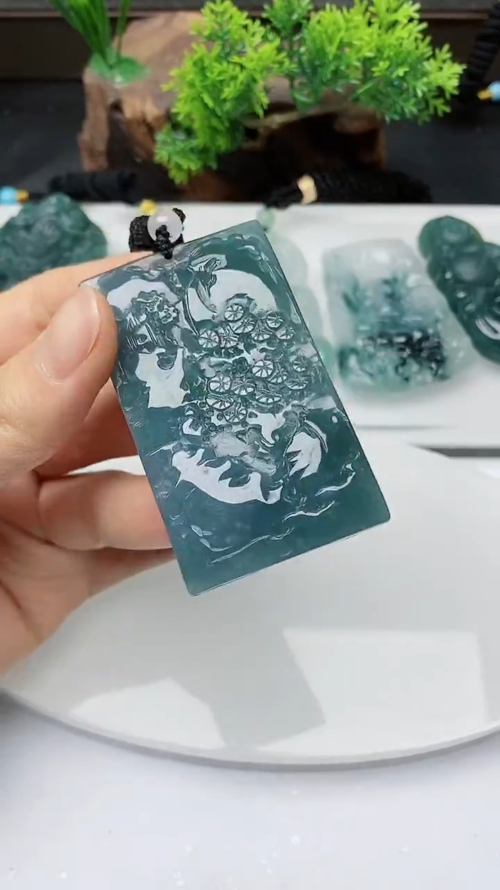 【闪购商品】翡翠颈饰未镶嵌