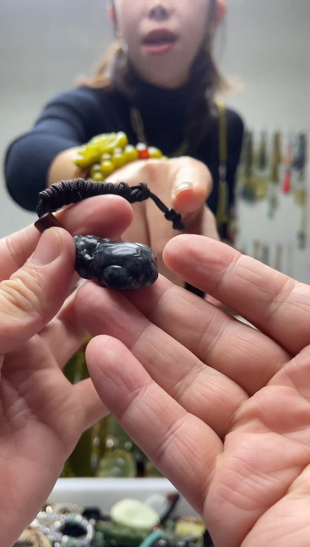 未镶嵌岫玉颈饰`