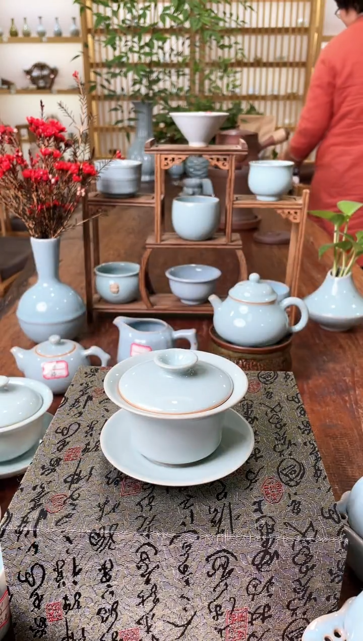 【闪购商品】其他天青釉朱家汝窑款马蹄盖碗100毫升一级