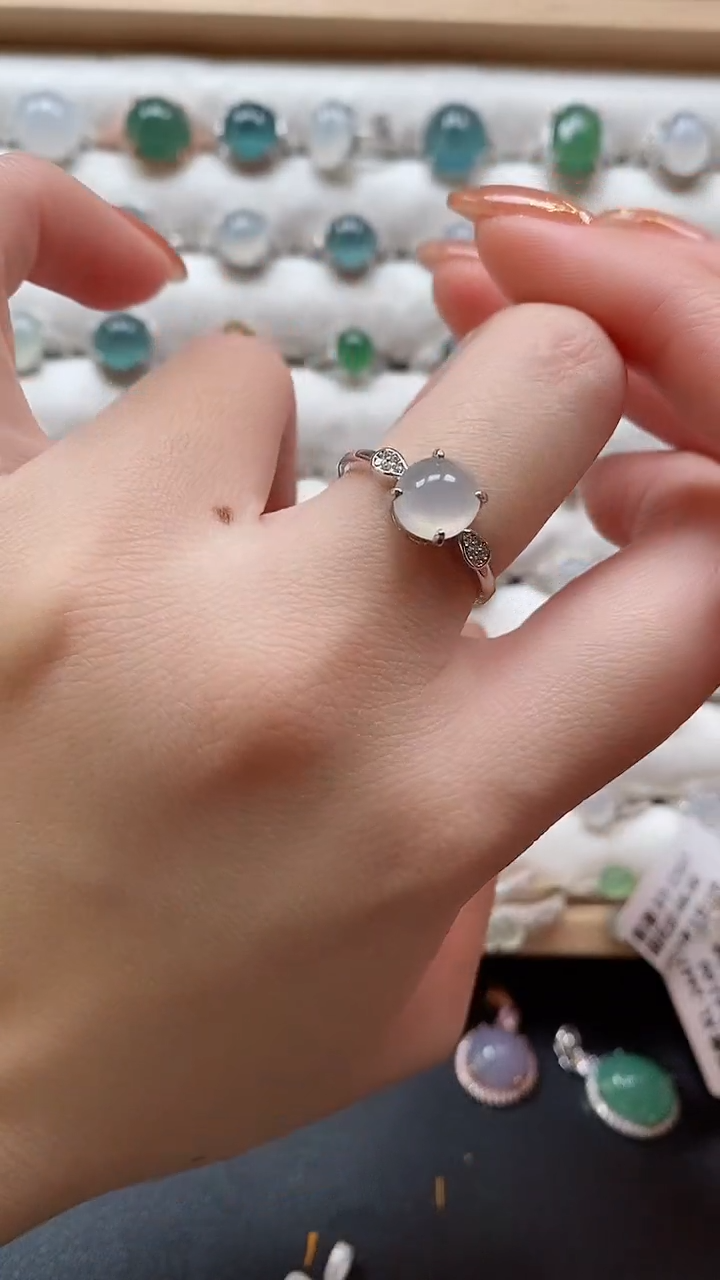 【闪购商品】翡翠戒指银S925镶嵌一物一证一礼盒