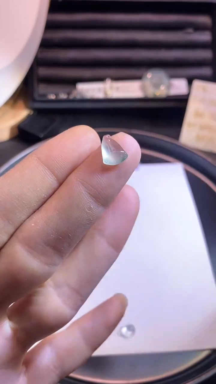 翡翠挂件未镶嵌莲蓬