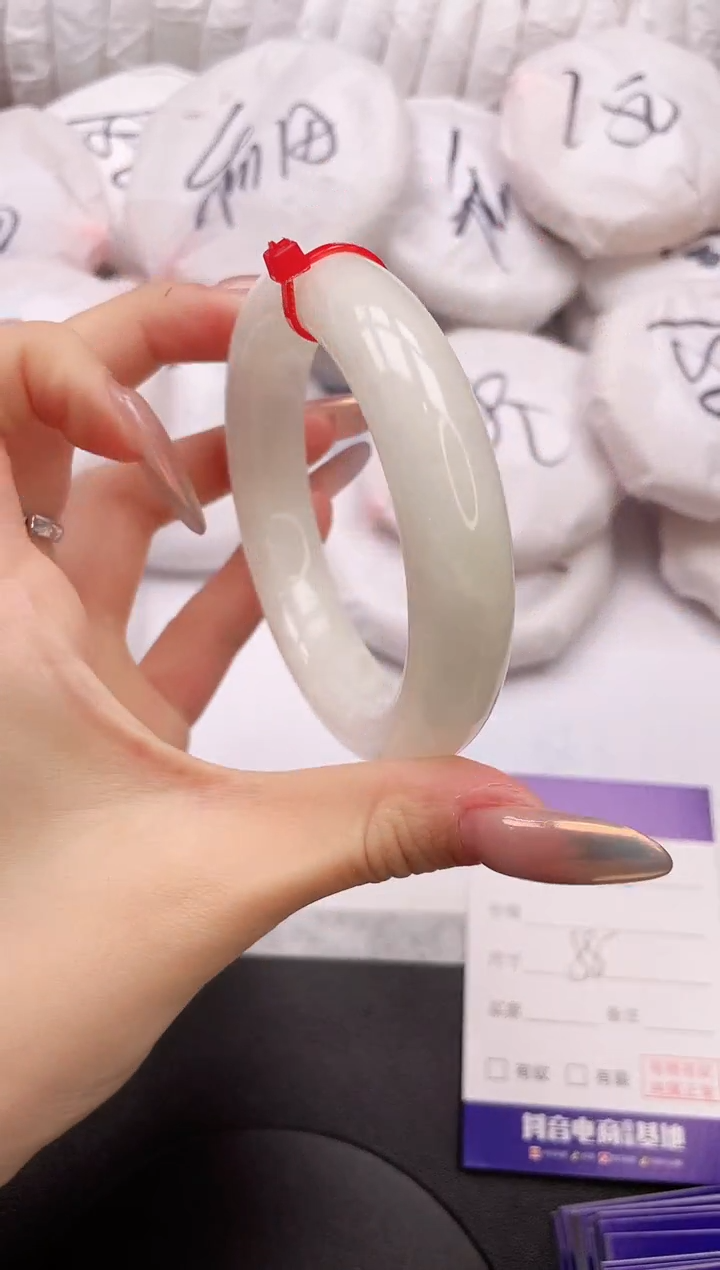 【闪购商品】和田玉手镯未镶嵌25K268-58