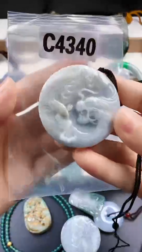 颈饰未镶嵌翡翠天然翡翠吊坠挂件