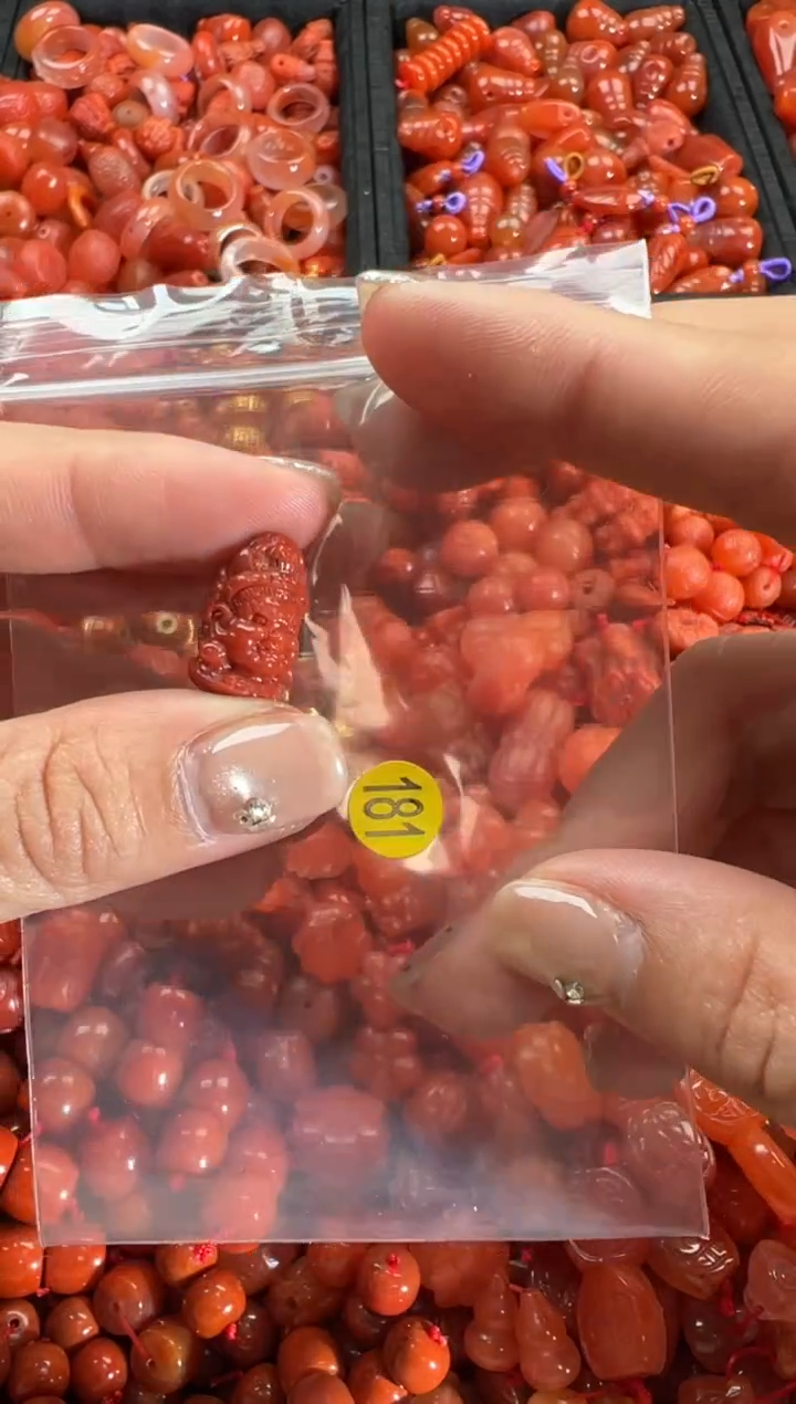 【闪购商品】南红玛瑙颈饰未镶嵌1