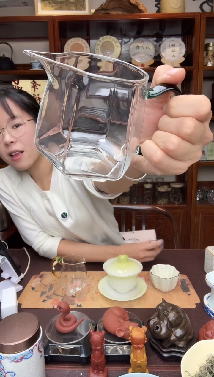 六棱绿色把手公杯