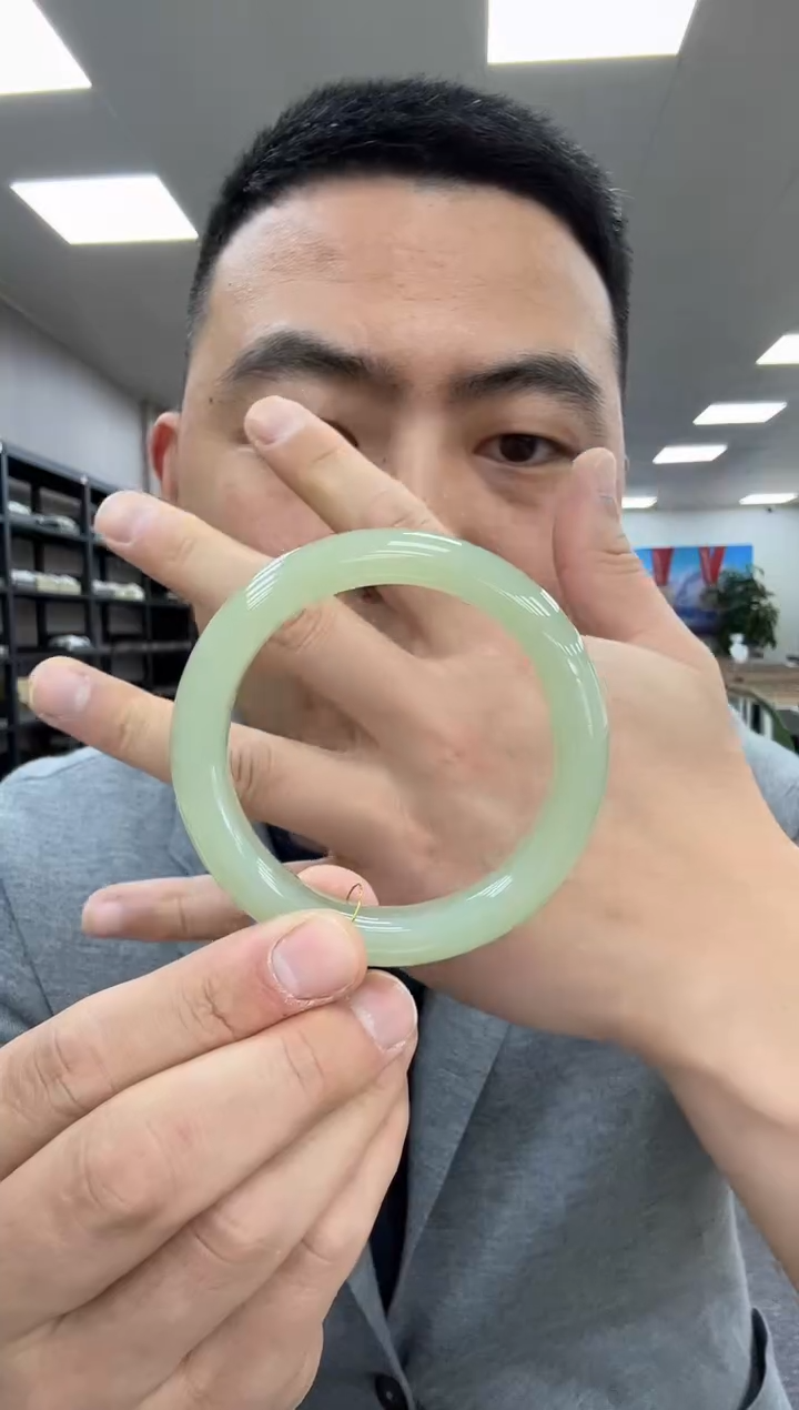 【闪购商品】和田玉手镯未镶嵌56-57  214