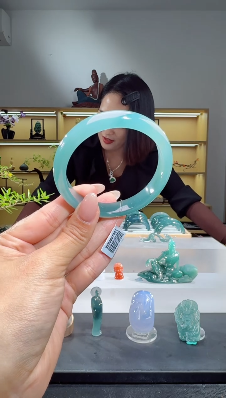 未镶嵌手镯翡翠60圈