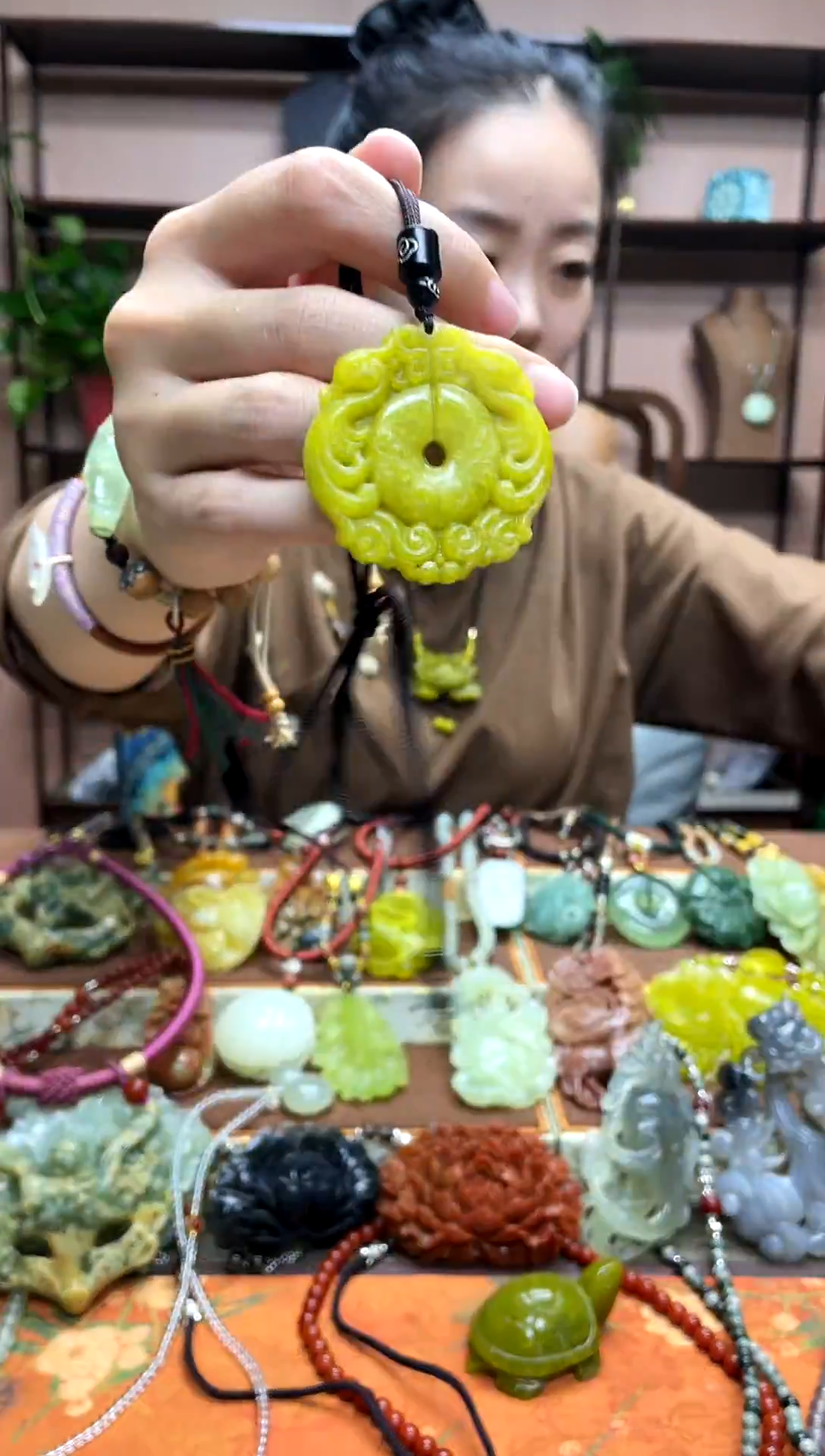 未镶嵌岫玉吊坠·