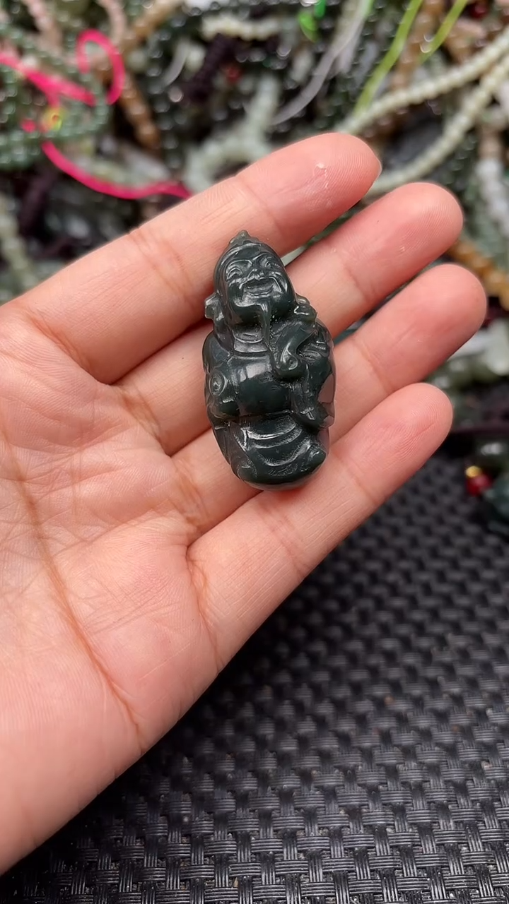 和田玉未镶嵌颈饰1