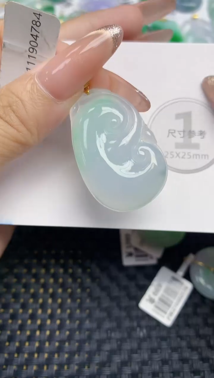 颈饰18K金镶嵌翡翠天然缅甸A货翡翠百元以上9元证书费自理