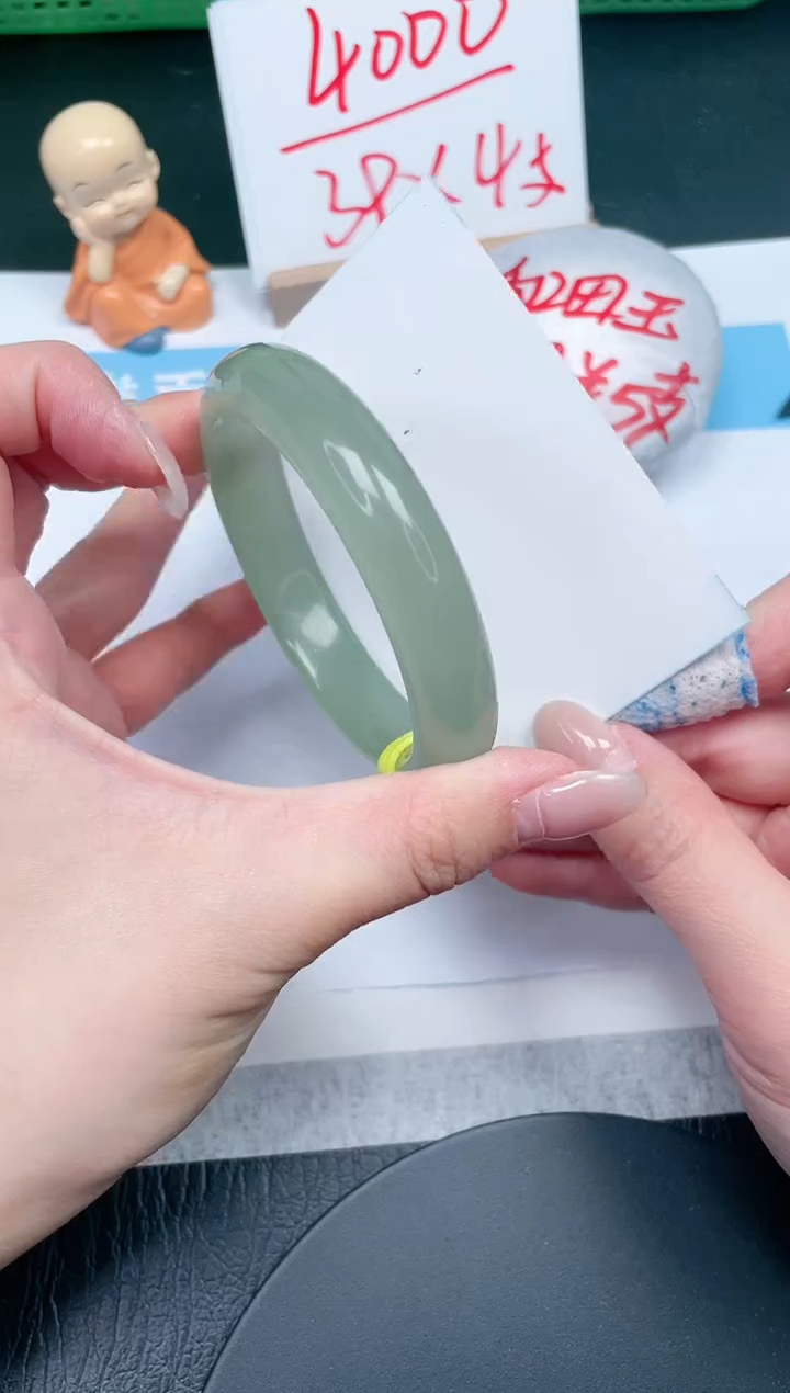 【闪购商品】石英质玉手镯未镶嵌76-56.7