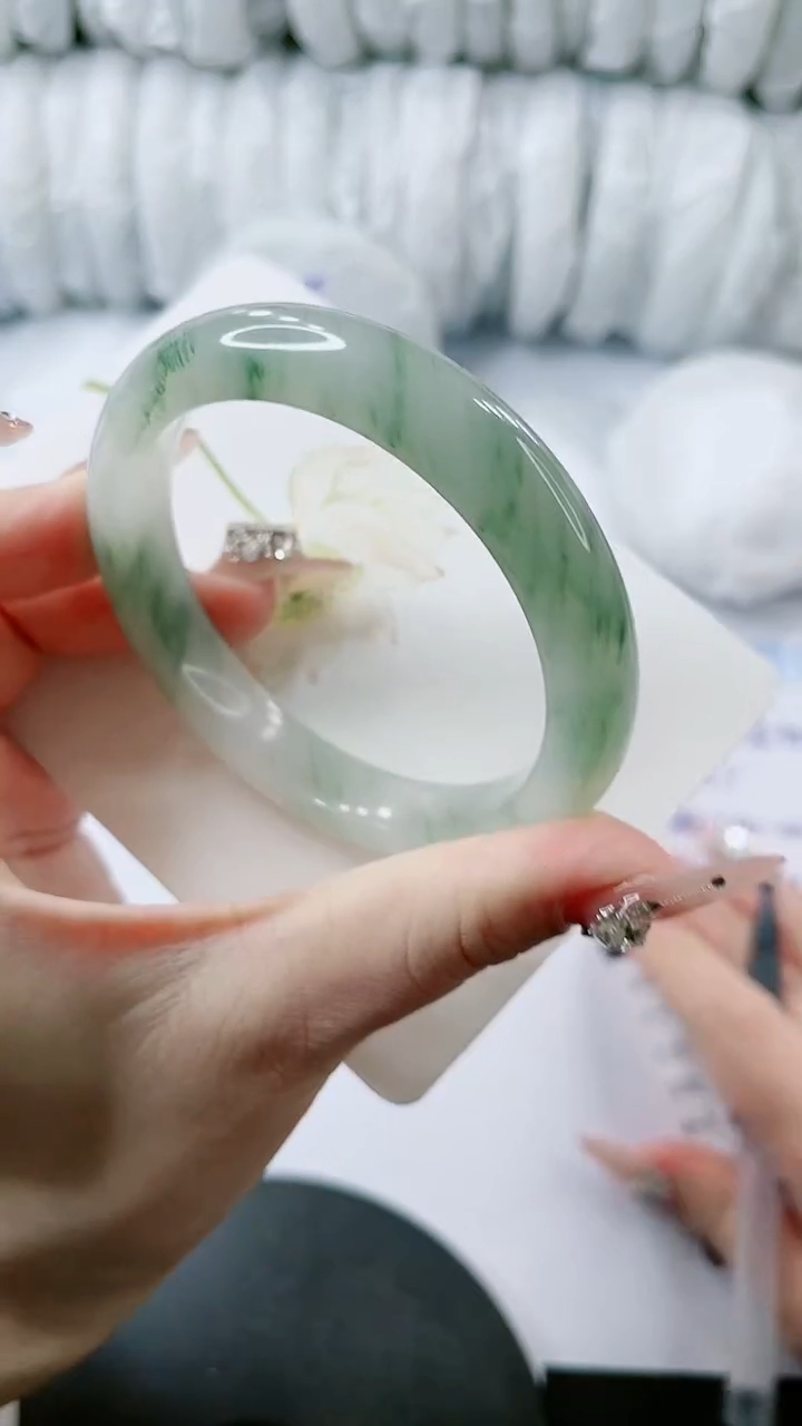 【闪购商品】石英质玉手镯未镶嵌多样性发货L96