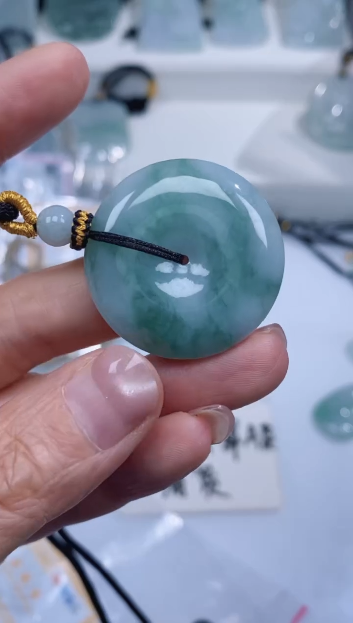 颈饰未镶嵌翡翠吊坠