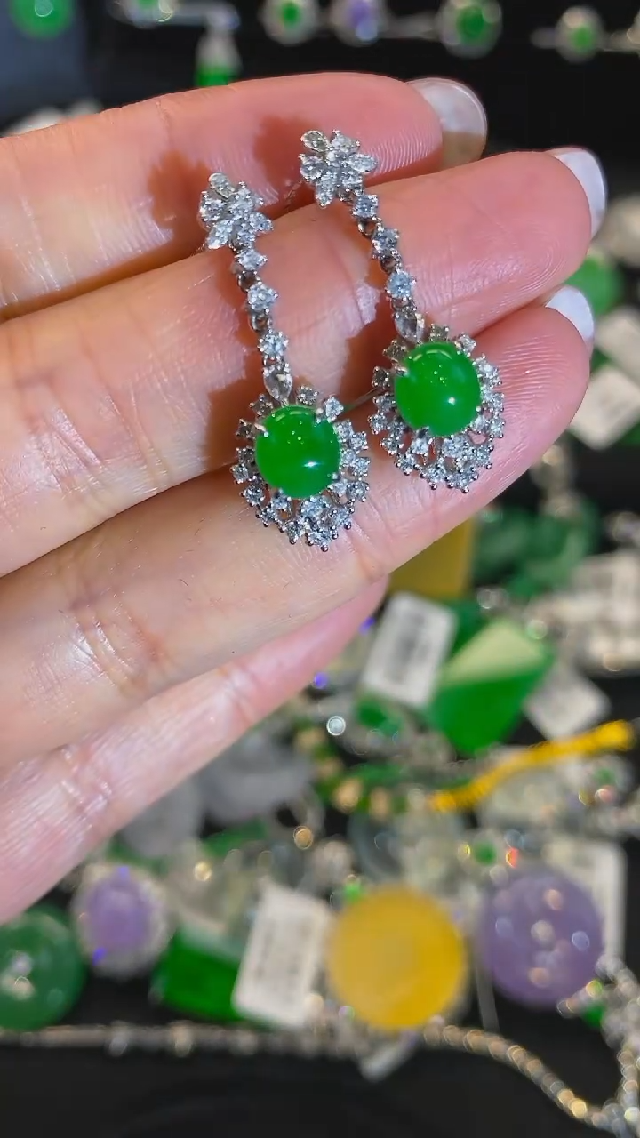 【闪购商品】翡翠吊坠(不含链)18K金镶嵌绿蛋耳钉