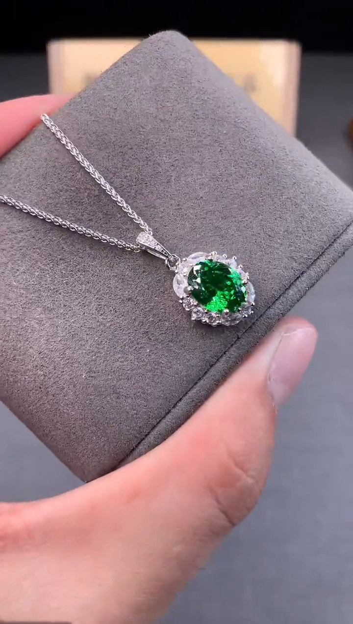 颈饰银S925镶嵌石榴石（沙弗莱）2222