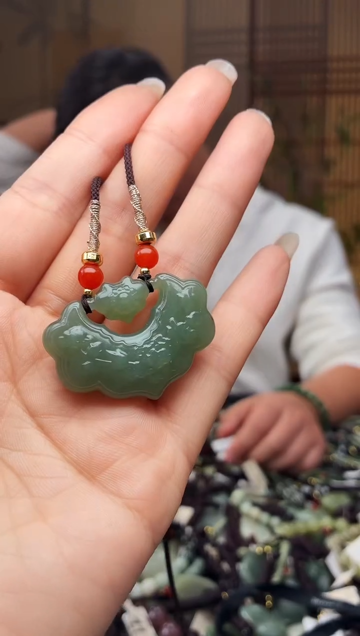 颈饰未镶嵌和田玉多样性发货，拍一发一