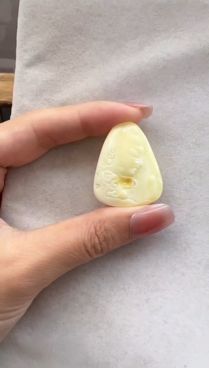 【闪购商品】琥珀裸石未镶嵌10112086-吊坠