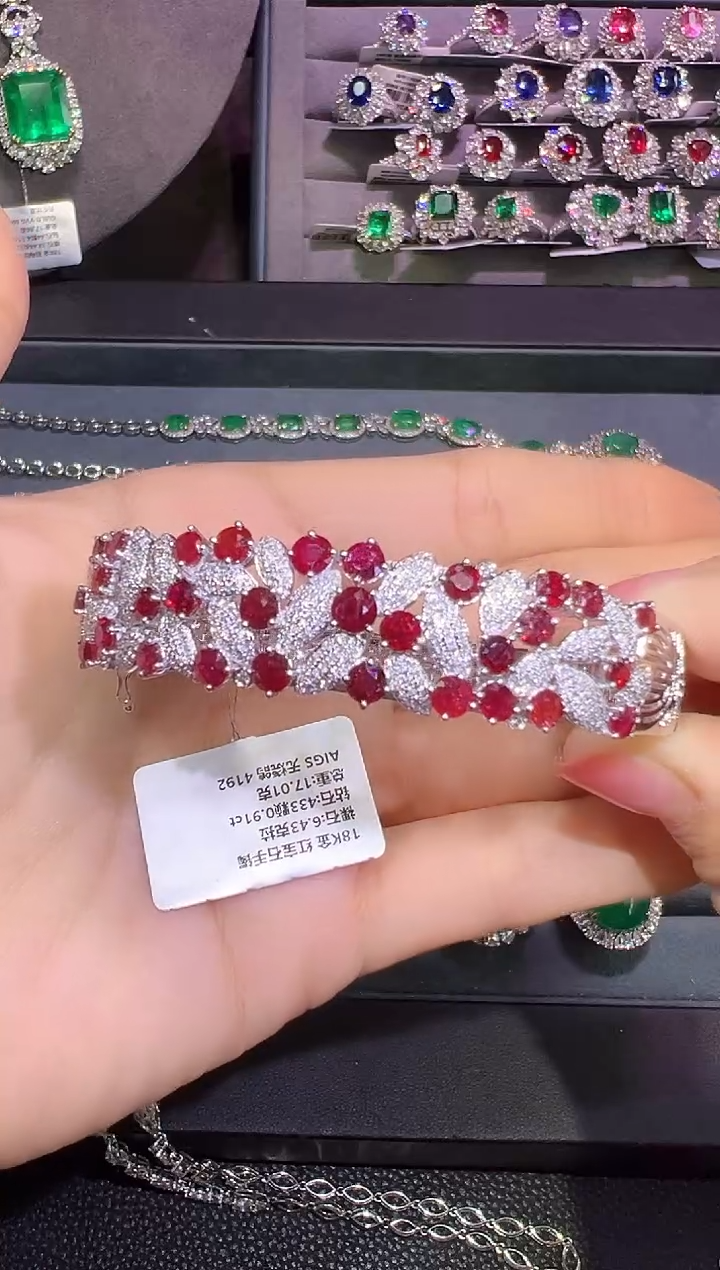 手镯18K金镶嵌红宝石6.43ct