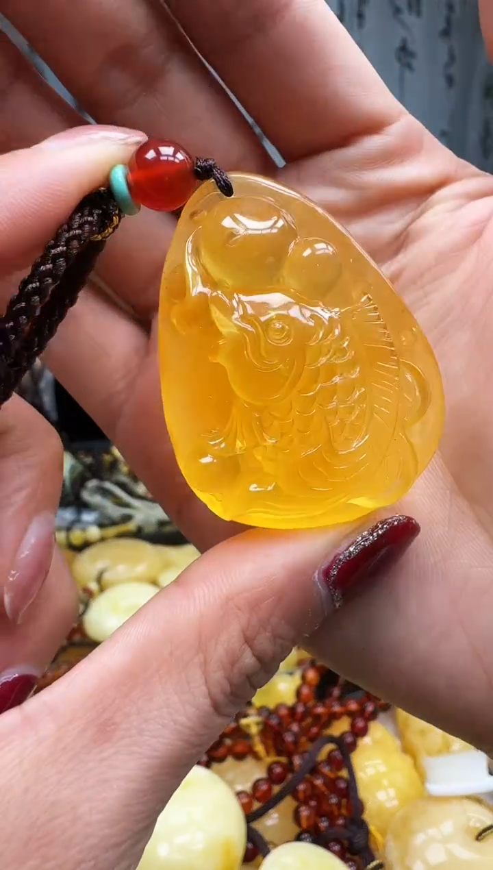 【闪购商品】琥珀裸石未镶嵌挂坠