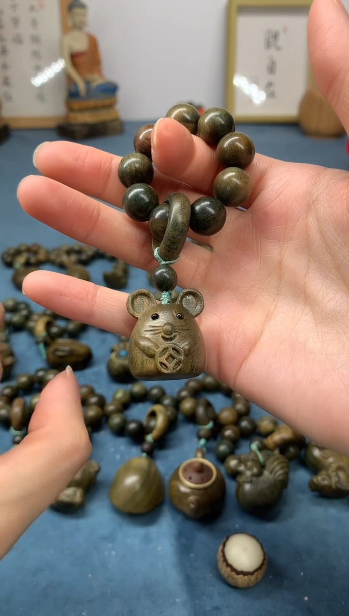 【闪购商品】维腊木（绿檀）把件鼠来宝 盘玩件