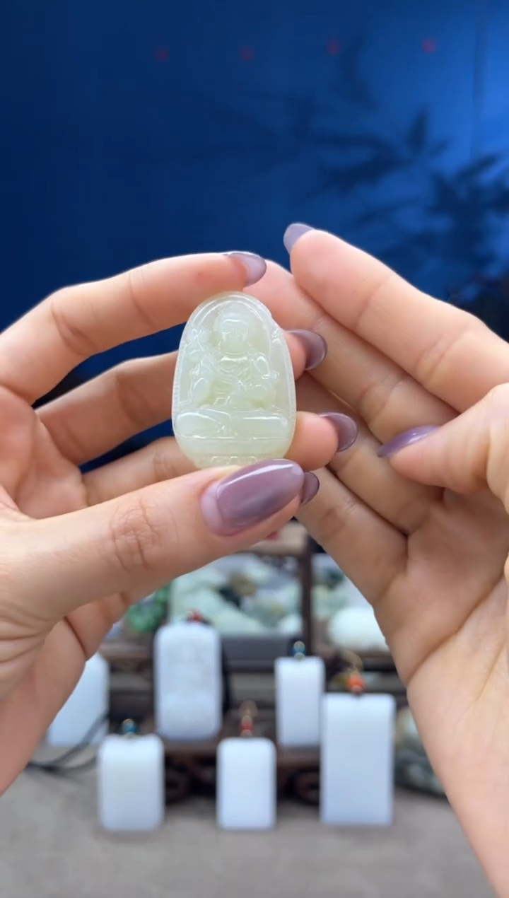 和田玉未镶嵌颈饰1