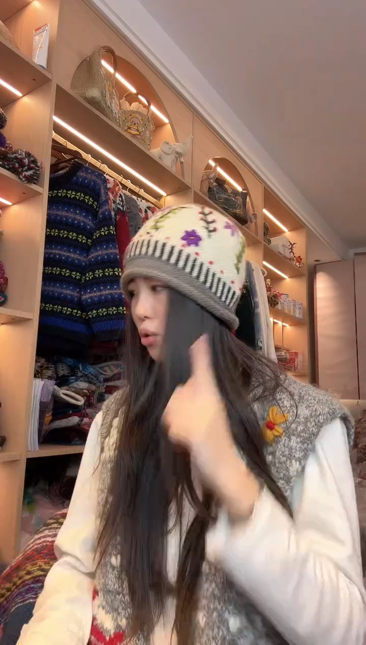 美丽如白色卷边帽  