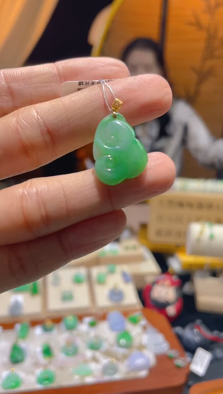 【闪购商品】翡翠颈饰18K金镶嵌假一赔三
