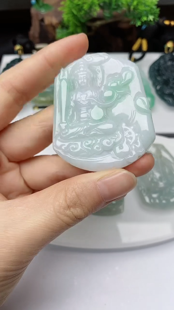 【闪购商品】翡翠颈饰未镶嵌