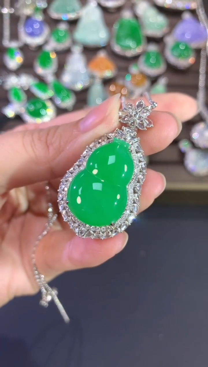 【闪购商品】翡翠吊坠(不含链)18K金镶嵌Z173|258000