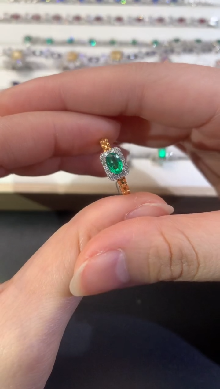 【闪购商品】祖母绿戒指18K金镶嵌R102|2680