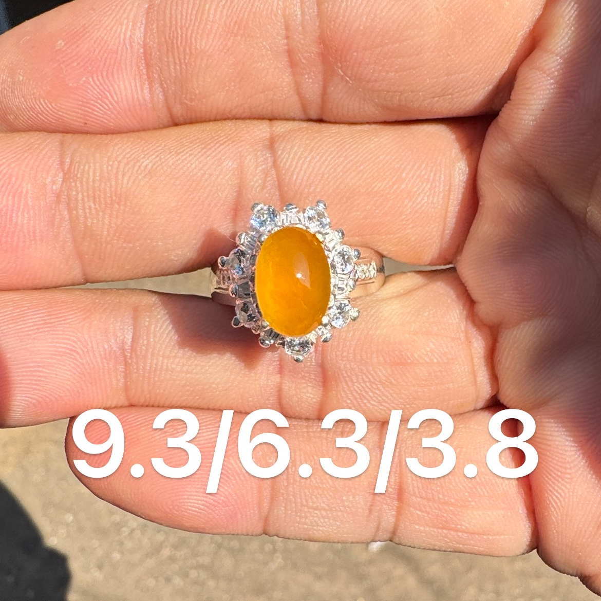 1118(小哪吒在源头)高冰种翡翠黄翡戒面干净饱满杠味荧光足M40