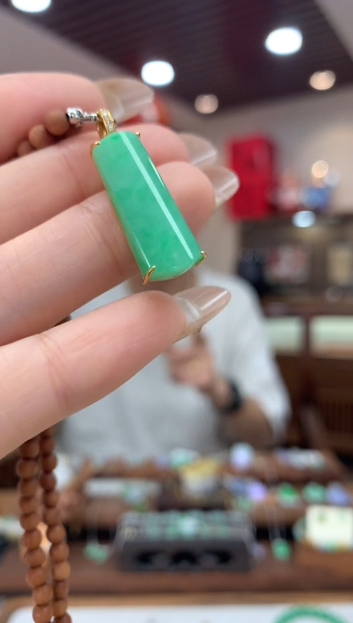 【闪购商品】翡翠吊坠(不含链)18K金镶嵌无事牌