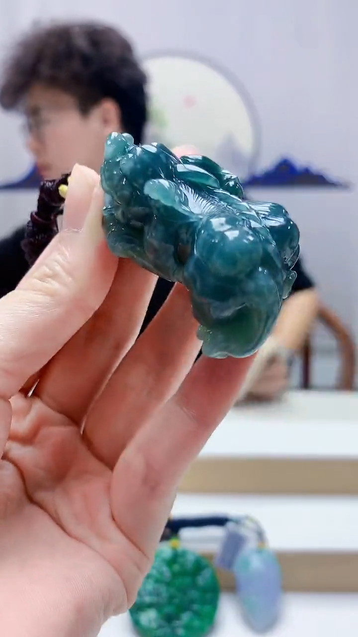 未镶嵌定制翡翠4688zm-毛货挂件70貔貅