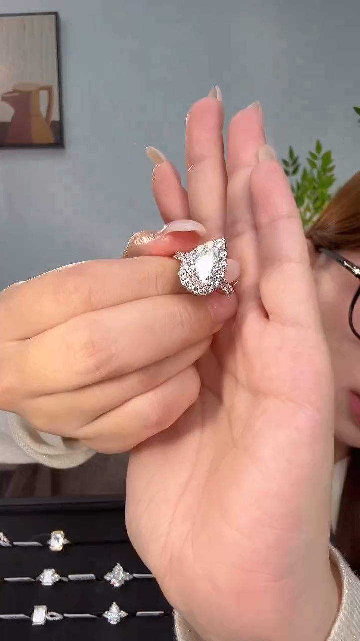 18K金镶嵌实验室培育钻石18k白水滴戒指2ct