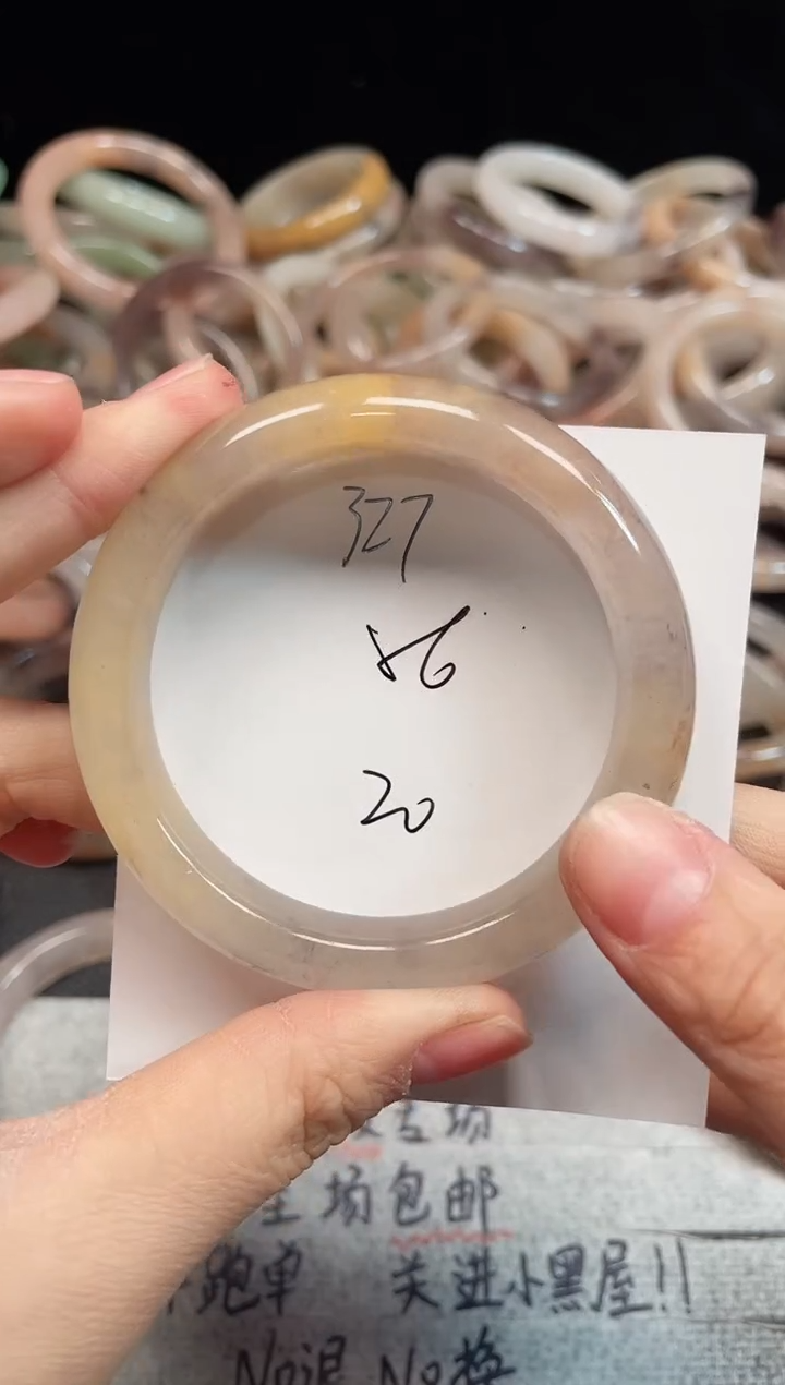 未镶嵌手镯石英质玉327