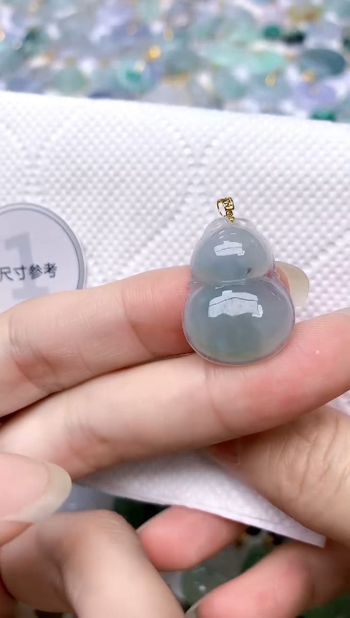 颈饰18K金镶嵌翡翠天然A货翡翠