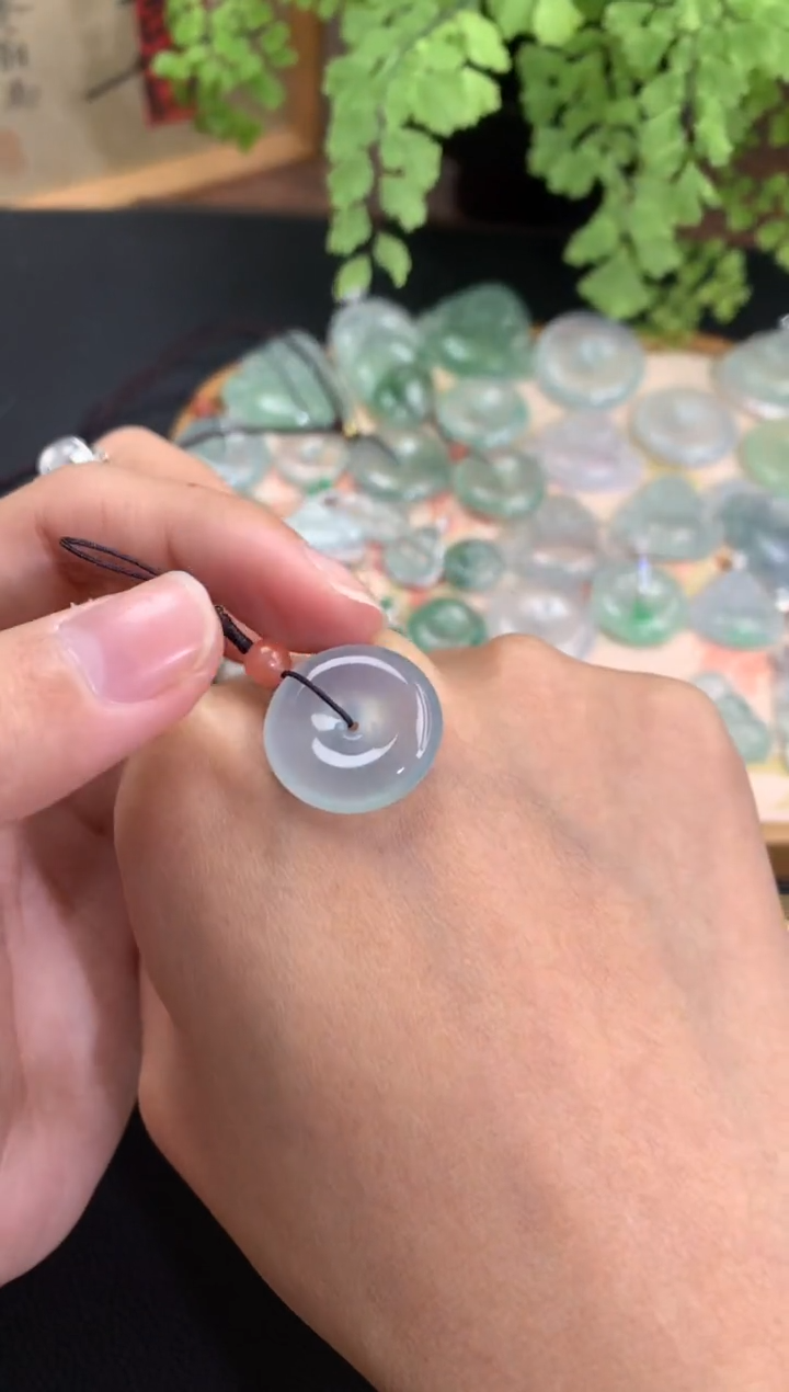 【闪购商品】翡翠颈饰未镶嵌平安扣