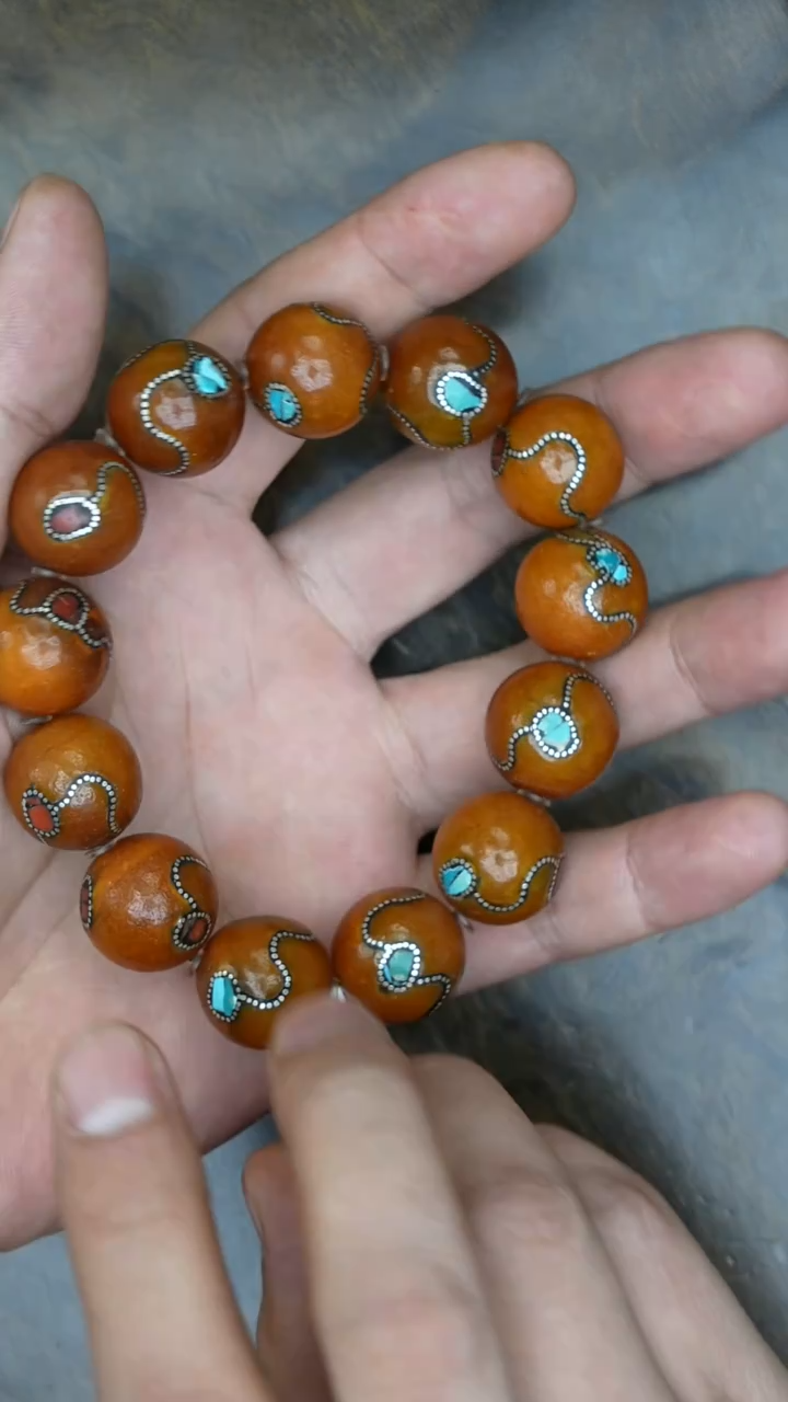 【闪购商品】琥珀裸石未镶嵌橘皮尼泊尔手串