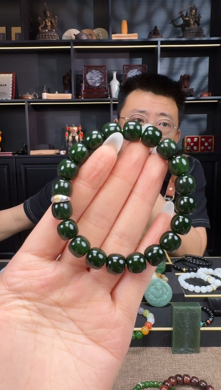 和田玉未镶嵌颈饰11mm碧玉老型手串