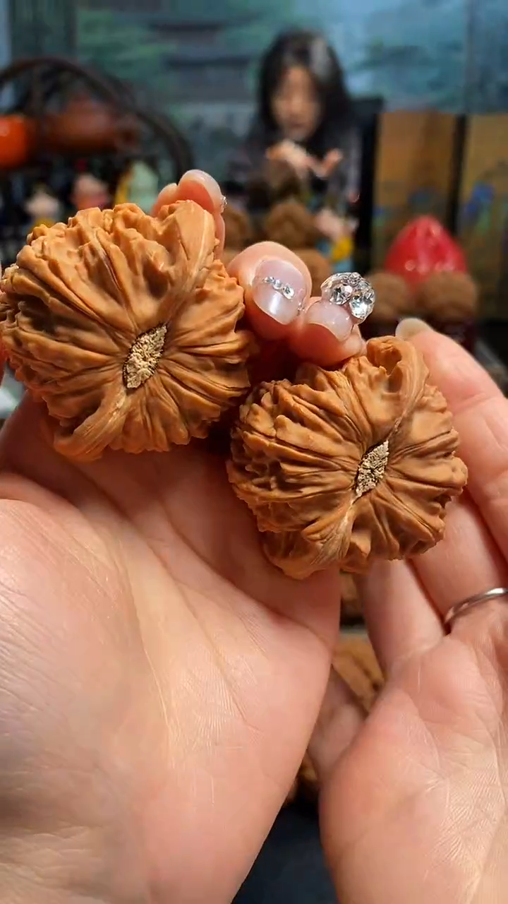 【闪购商品】文玩核桃吊坠B346白狮子50